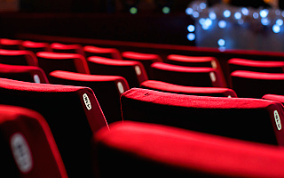 Amatorzy prezentują się na deskach teatralnych Centrum Kultury w Mrągowie Amatorzy prezentują się na deskach teatralnych Centrum Kultury w Mrągowie